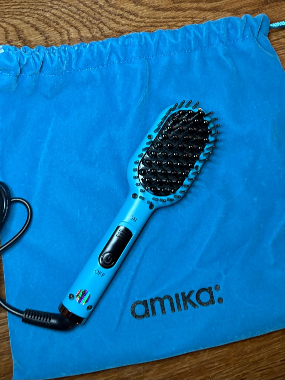 amika Travel Size Heated Hair Straightener Brush with Pouch New Without Tag